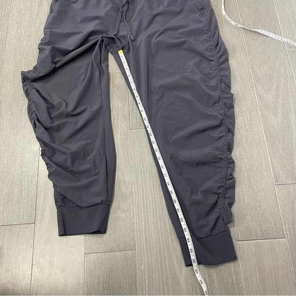 Athleta Attitude Pant Ruched Jogger Gray 384001 Size 14 Yoga Dance Travel Gym - Picture 12 of 12